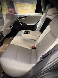 تۆیۆتا ڕاڤ 4